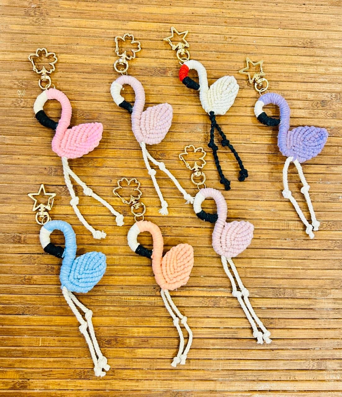Cordraits_Akku Macramé Flamingo Charm – flamingo Bliss- Pack of 1
